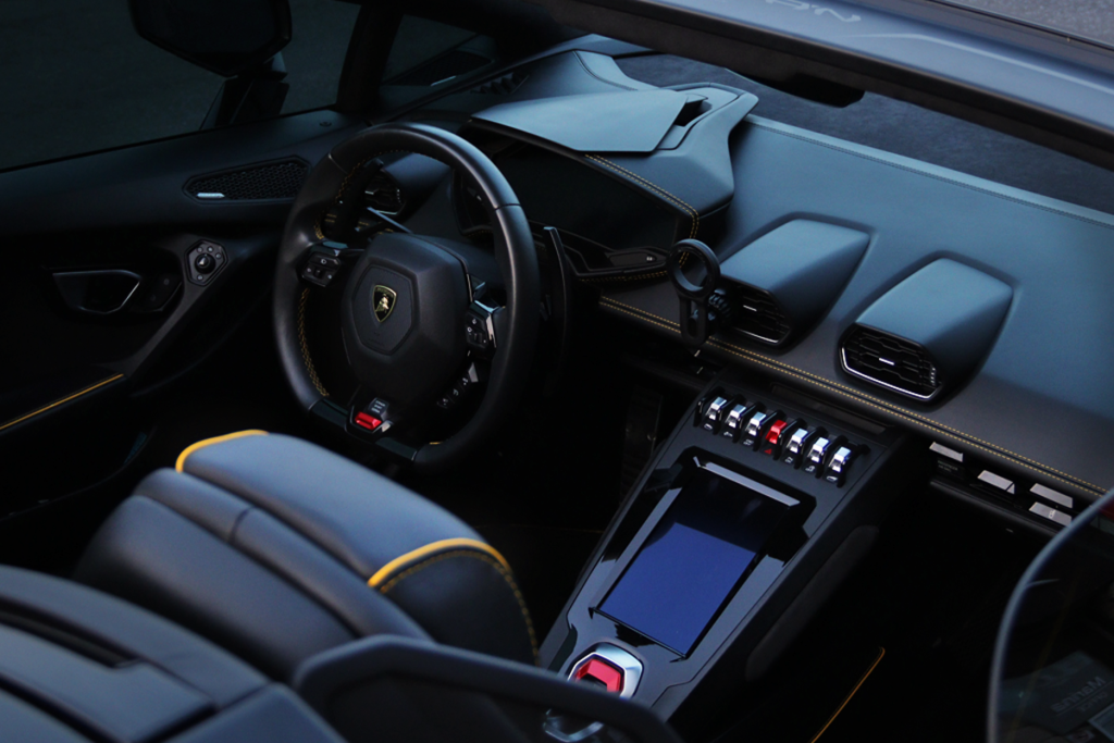 LingDynasty Photography Portfolio - Lamborghini interior